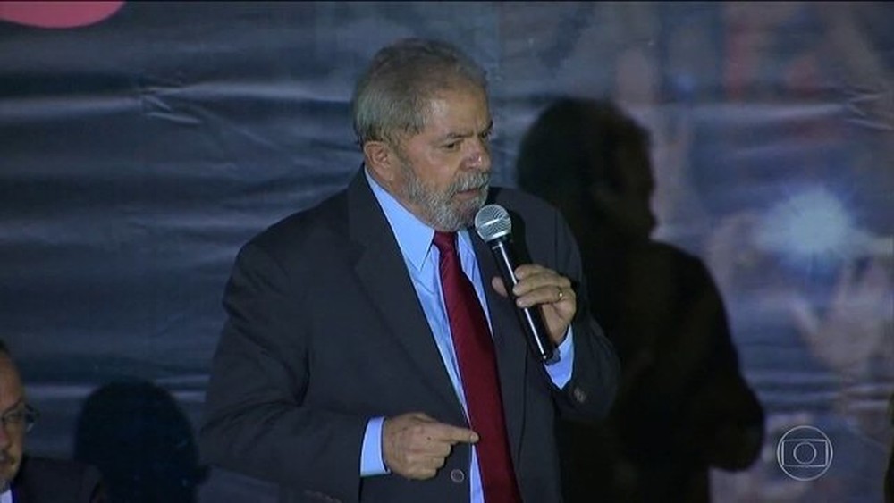 Após decisão do STF, defesa de Lula pede à Justiça que solte o ex-presidente 3