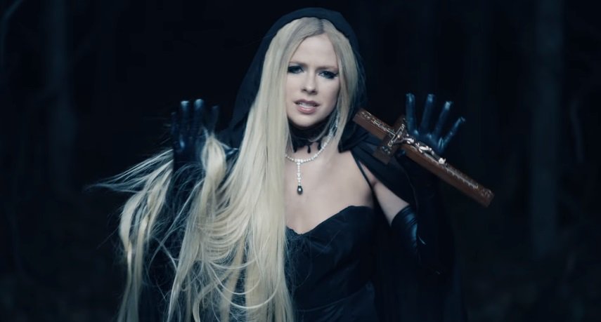 Avril Lavigne lança clipe para "I Fell In Love With The Devil"; assista 1
