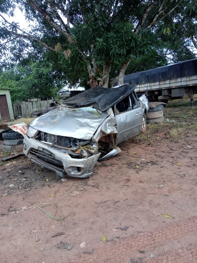 Caminhonete fica destruída após acidente no Pará