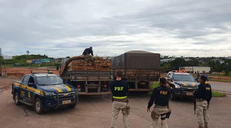 Dois caminhões são abordados pela PRF com madeira ilegal
