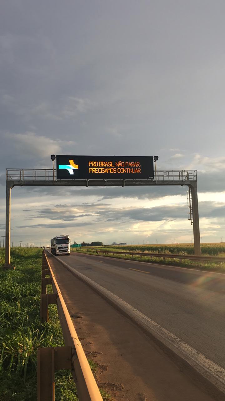 Não há restrições de tráfego na BR-163, em Mato Grosso, por recomendação do Governo Federal, através do Ministério da Infraestrutura.