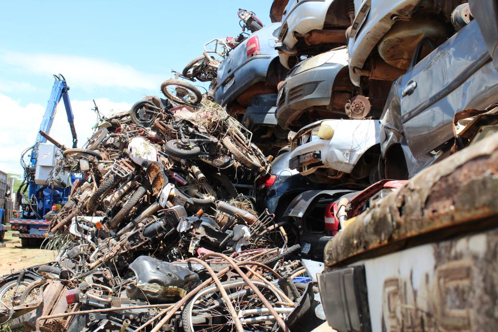 PJC e Detran de MT encaminham mais de mil veículos para reciclagem