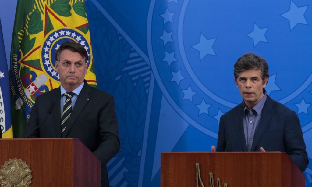 Jair Bolsonaro demite Mandetta e anuncia novo Ministro da Saúde