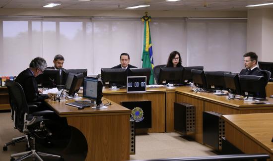 Condenação do ex-presidente Lula é mantida pelo TRF-4, em relação ao sítio