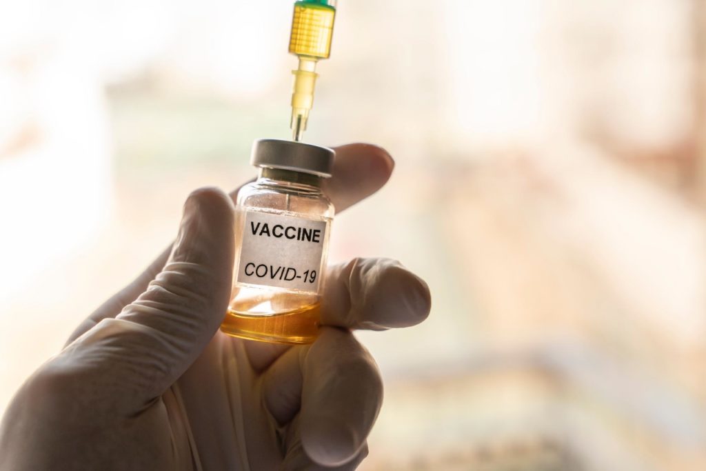 Governo anuncia parceria para produção de vacina contra covid-19