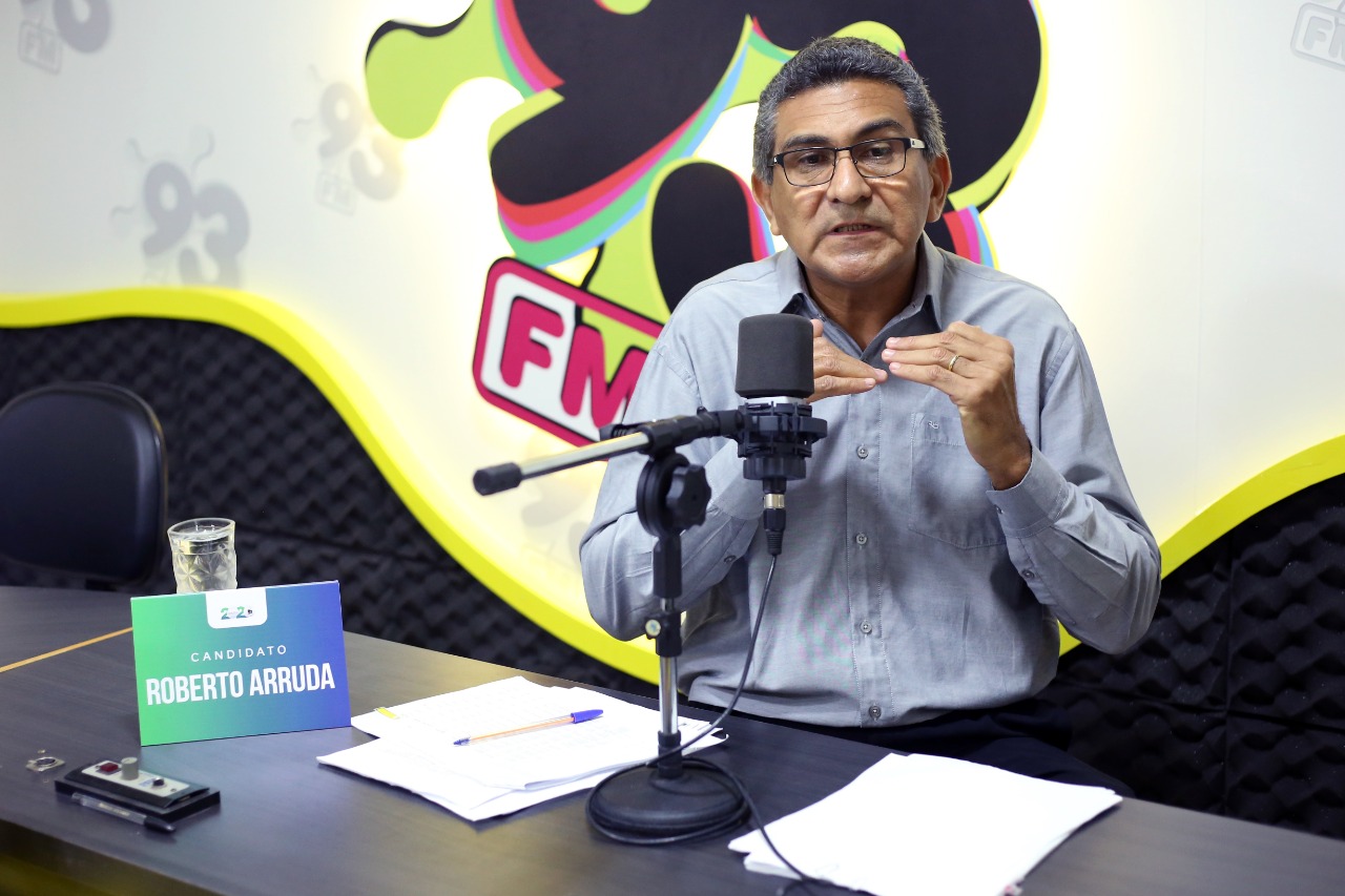 Candidato A Prefeito, Professor Roberto Arruda É Entrevistado Pela 93 FM