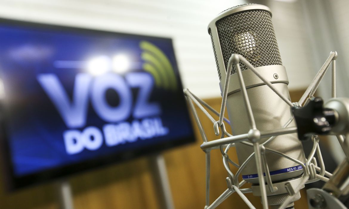 Acordo para a criação da Rádio Câmara Sinop é assinado em Brasília