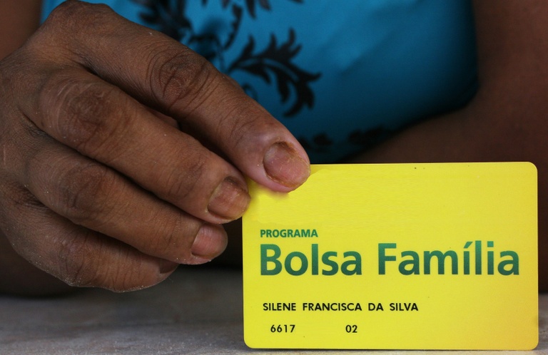 Bolsa Família: Governo amplia prazo de saque para 270 dias