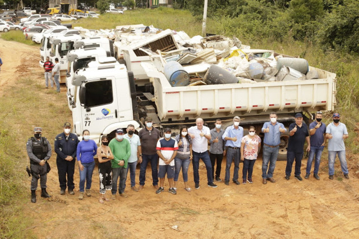 Mutirão de limpeza retira 80 toneladas de lixo do Teles Pires