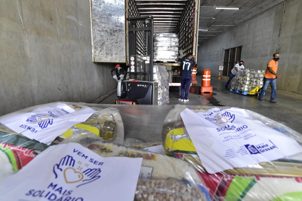 Governo de Mato Grosso irá distribuir 84 mil cestas básicas aos 141 municípios 1