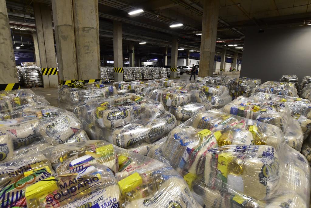 Governo de Mato Grosso irá distribuir 84 mil cestas básicas aos 141 municípios