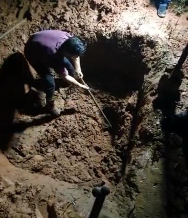 Mulher mata marido e corpo é encontrado após 12 dias em cova
