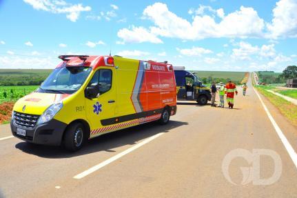Acidente entre Kombi e Celta deixa 5 pessoas feridas em BR-163