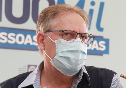 Após Covid-19, Secretário da Saúde é diagnosticado com pneumonia