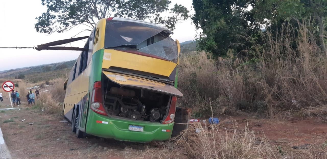 TRAGÉDIA: Ônibus com destino a Sinop se envolve em acidente e deixa mortos