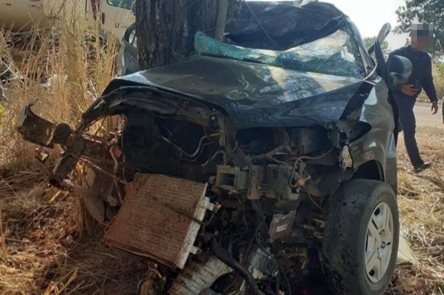 TRAGÉDIA: Jovem de 25 anos morre ao colidir veículo em árvore 3