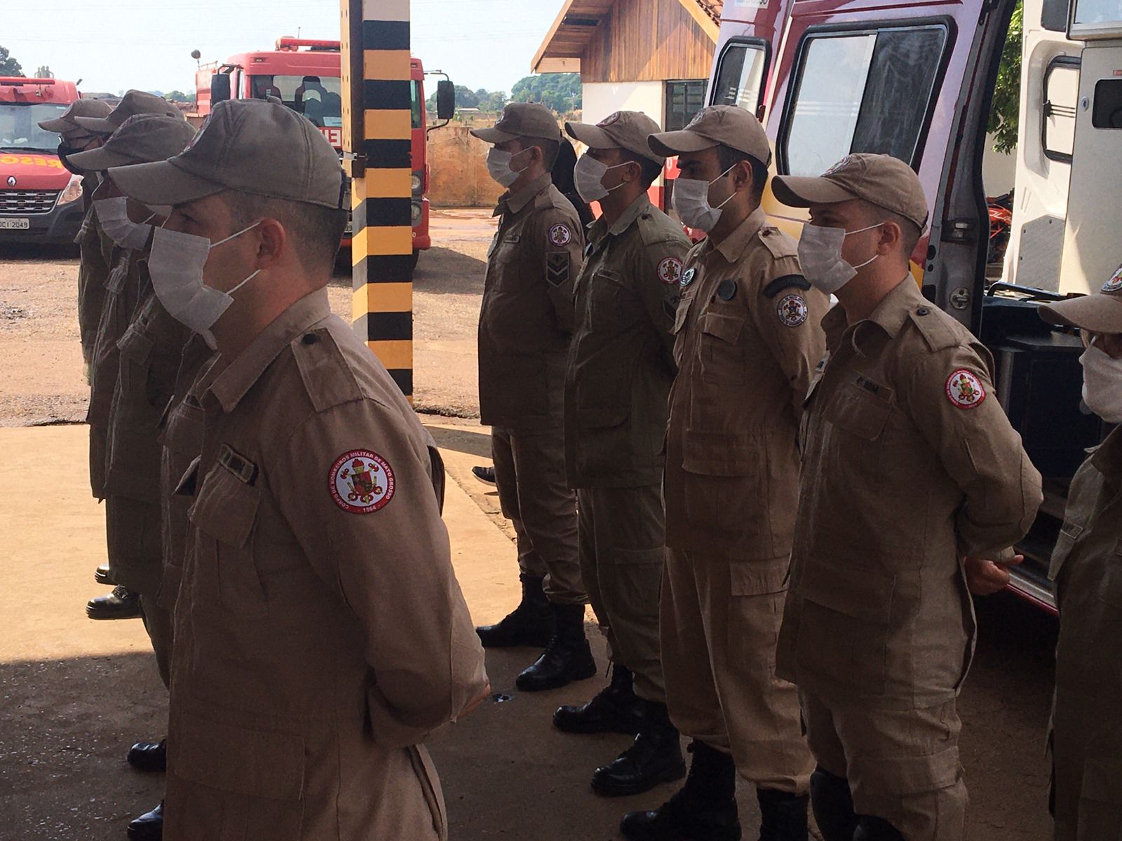 Bombeiros recebem nova ambulância para atendimentos pré-hospitalares 6