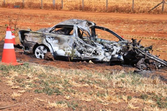 TRAGÉDIA: Motorista morre carbonizado após colisão com carreta