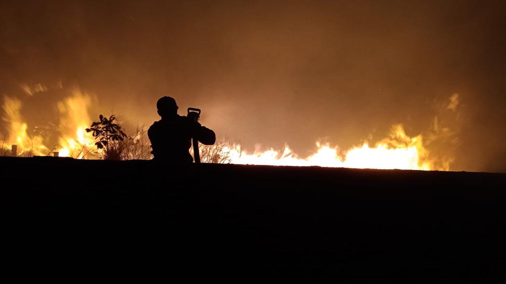Incêndio no Lixão mobiliza autoridades após horas de trabalho em combate ao fogo 2