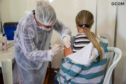 Governo afirma que municípios que mais vacinaram, receberão premio de R$ 2 mi