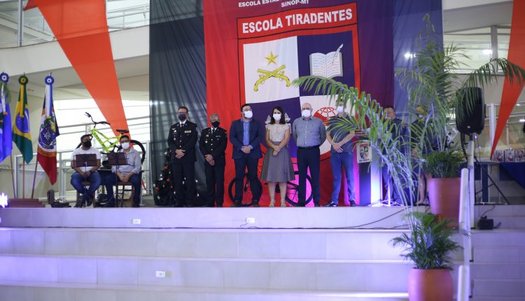 Escola Militar realiza 1º 'Cantata de Natal' para encerramento de ano letivo 9