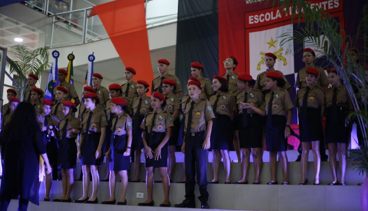 Escola Militar realiza 1º 'Cantata de Natal' para encerramento de ano letivo