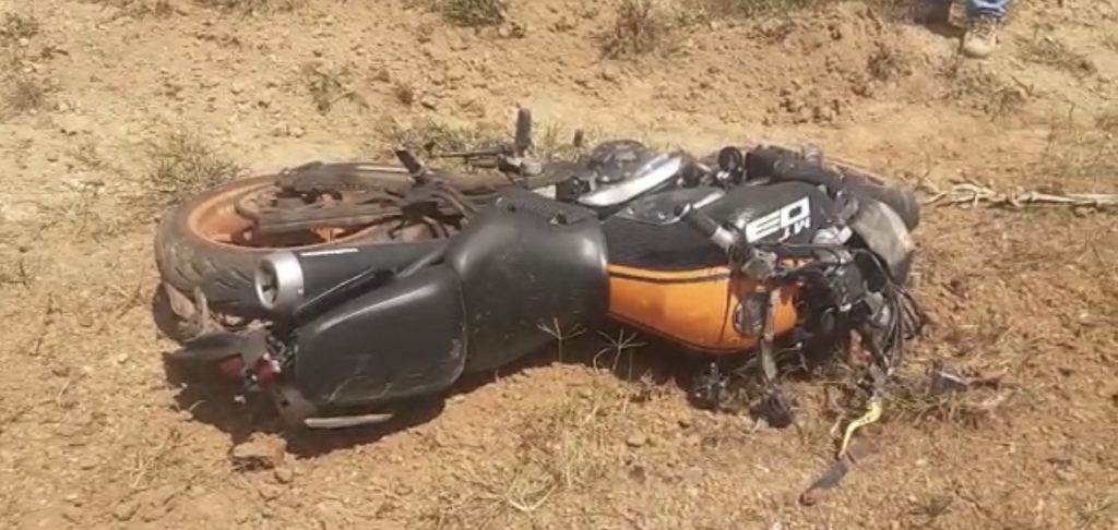URGENTE: Homem morre após perder controle de motocicleta na MT 423 5