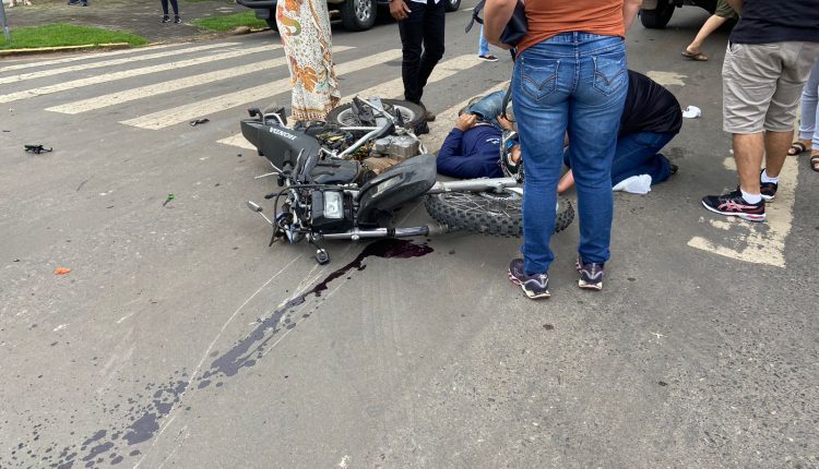 Homem fica ferido após grave colisão entre camionete e moto em Sinop