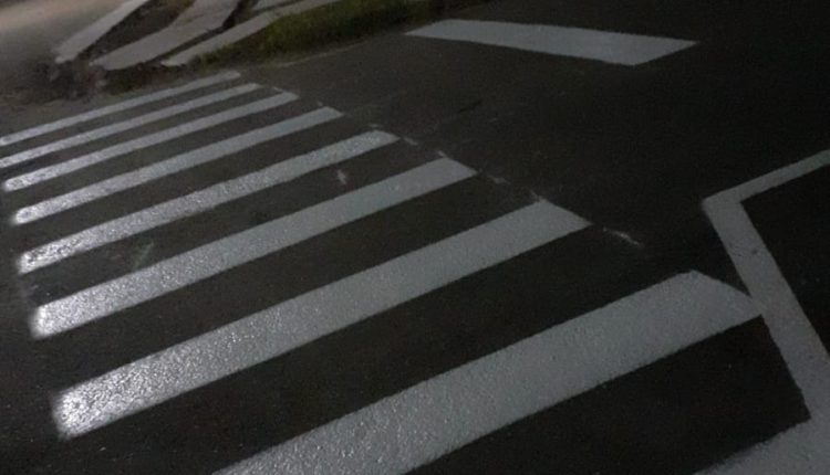 Implantações de sinalizações de trânsito são feitas no período noturno em Sinop 4