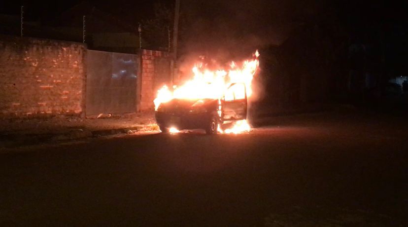 SINOP: Homem ateia fogo no próprio carro após colisão