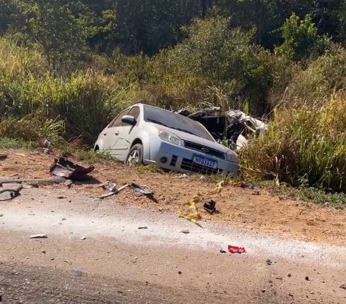 URGENTE: Colisão violenta entre veículos mata três pessoas na BR-163 12