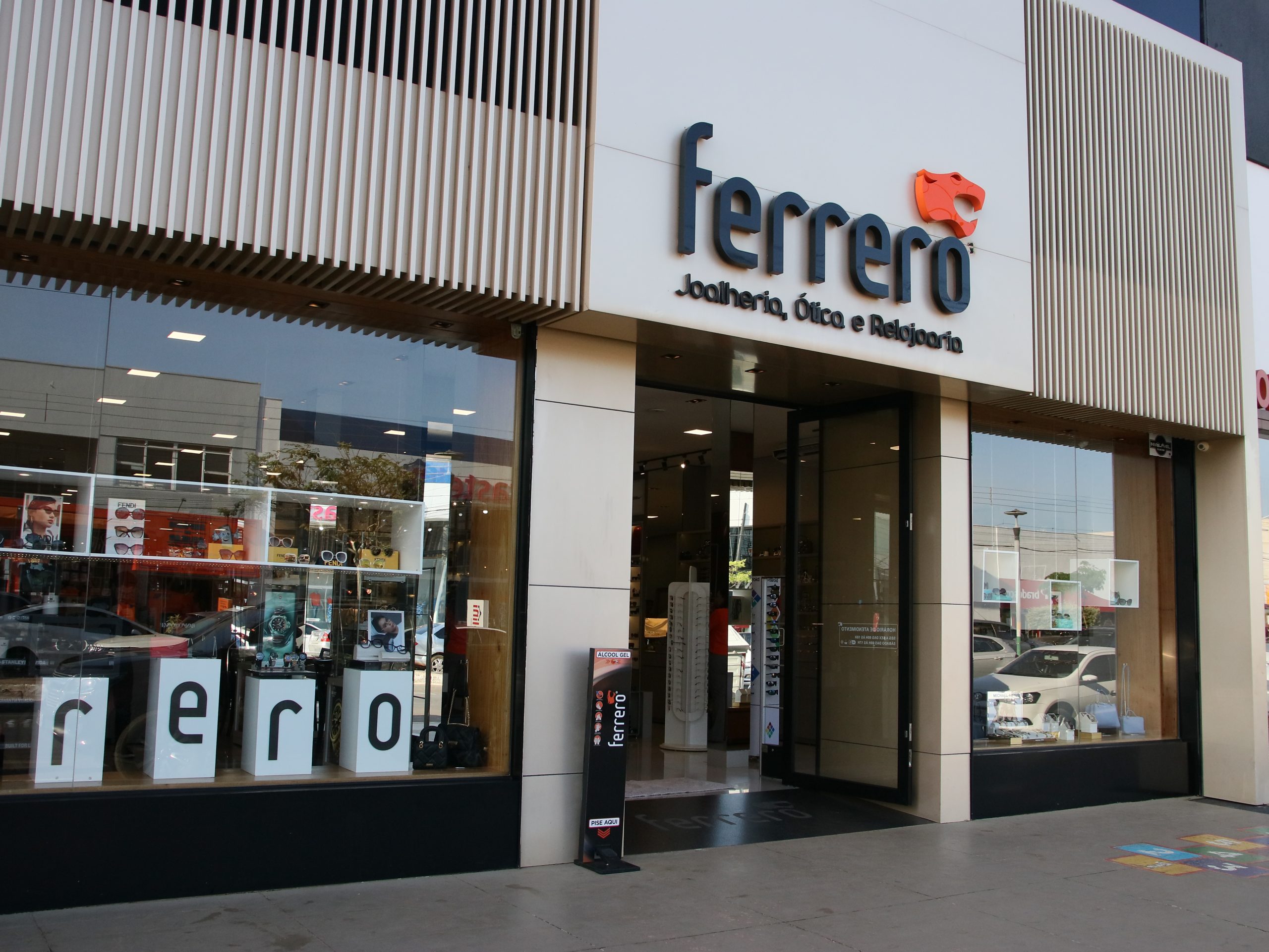 Ferrero Joias comemora 20 anos de fundação e lança Coleção Girassóis 18