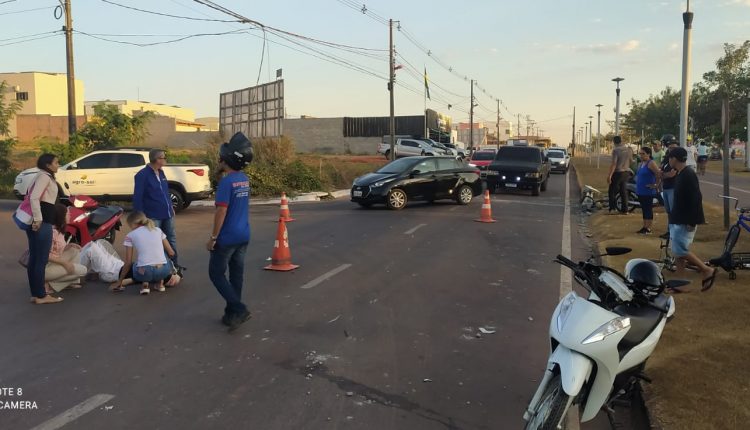 Caminhão derruba poste e motociclistas ficam feridos em Sinop 8