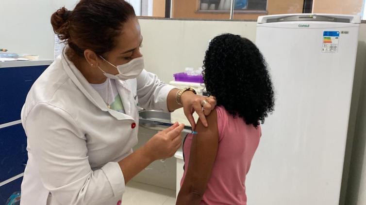 Vacinação aos sábados: confira os locais e programação para julho