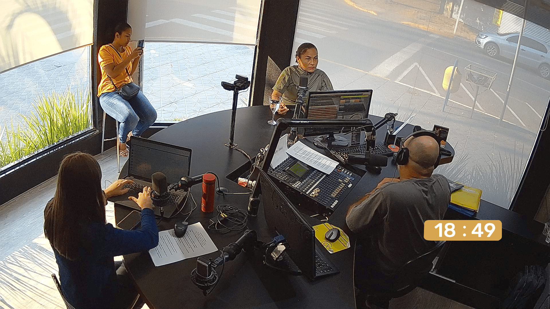 Confira a entrevista com a candidata a Deputada Federal Sargento Lucélia na Hits Prime FM 1