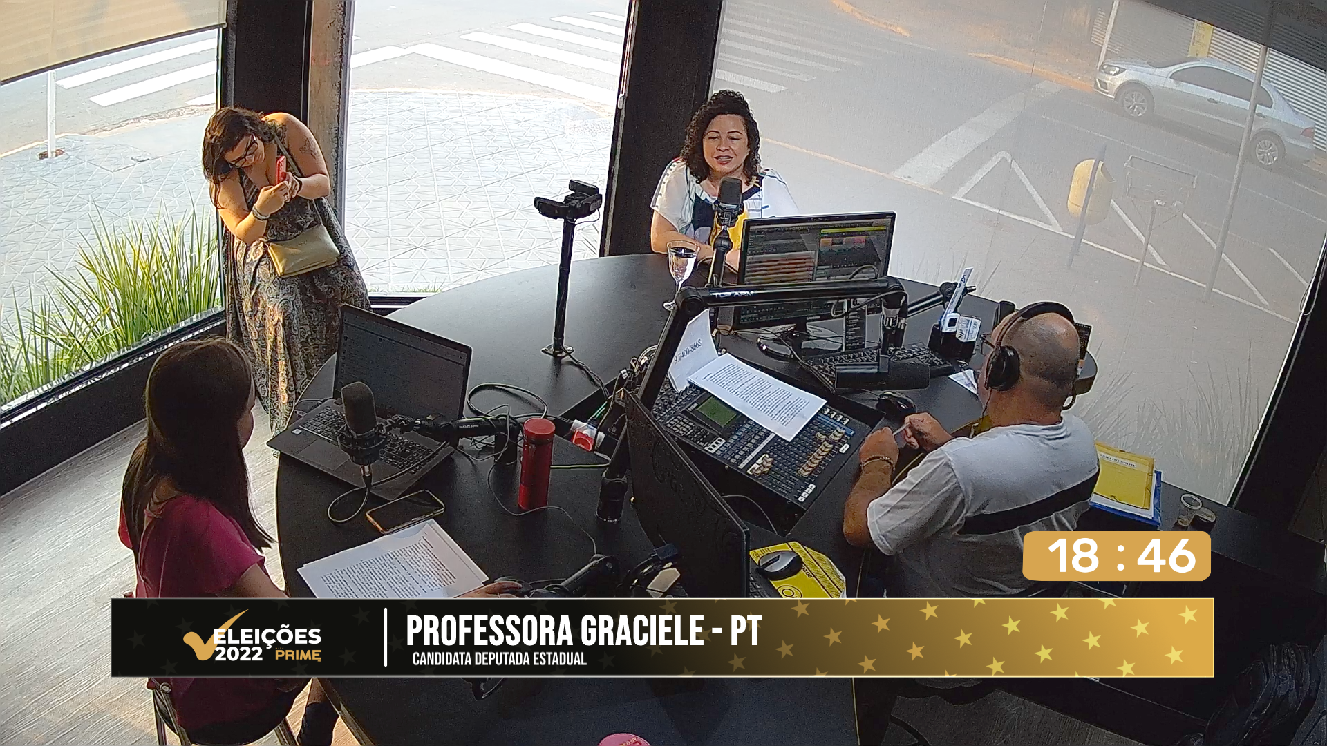 Confira a entrevista com a candidata a Deputada Estadual Professora Graciele na Hits Prime FM 3