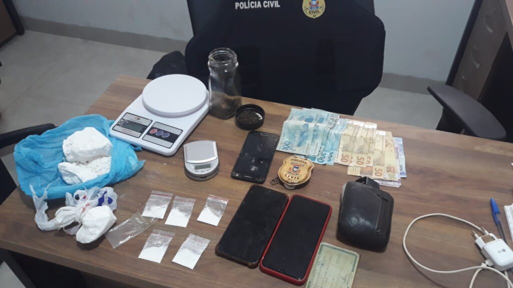 Durante investigação de homicídio, DHPP prende jovem por tráfico de drogas